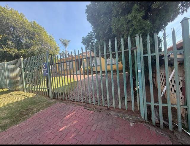 3 BEDROOM HOUSE FOR SALE IN LINMEYER